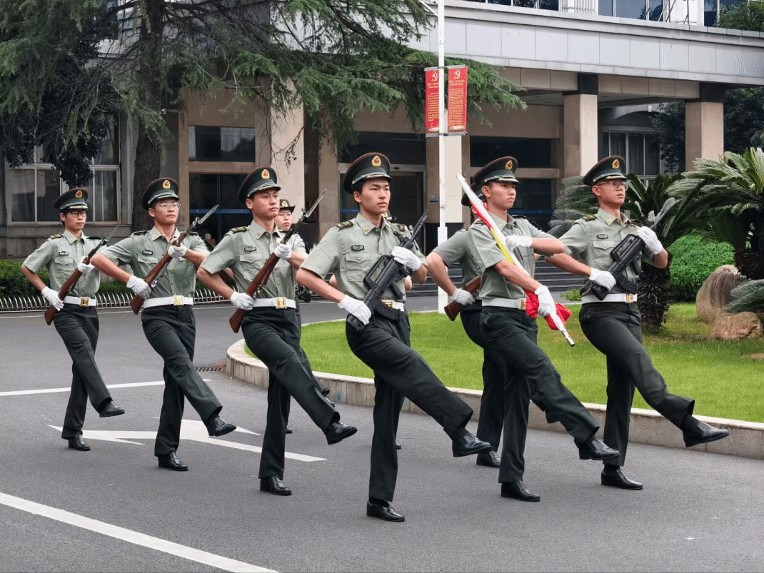 青春心向党，建功新时代 ｜ 材料学院顺利开展升旗仪式